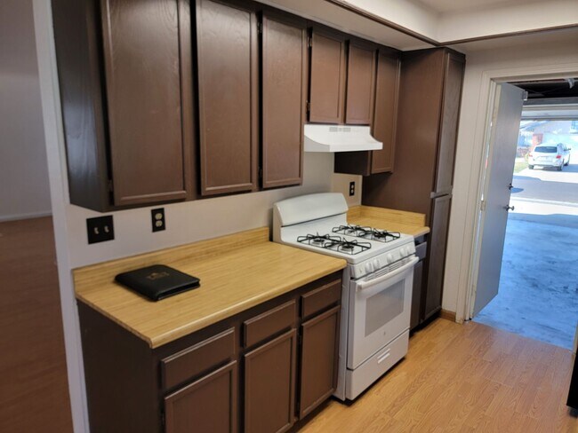 Building Photo - MORENO VALLEY HOME