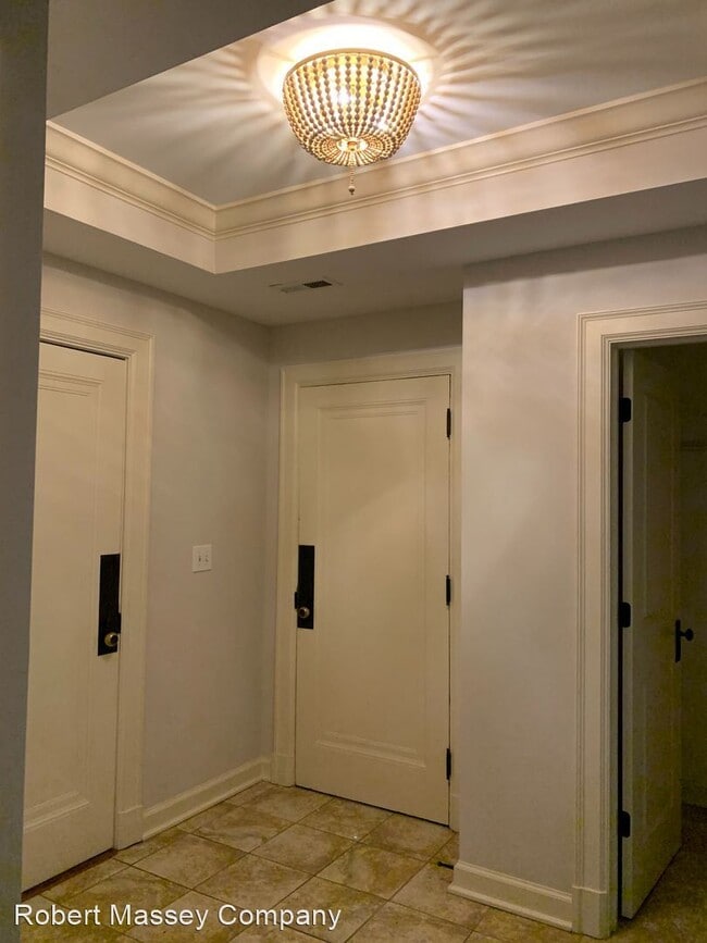 Building Photo - 2 br, 2 bath House - 1601 Spring Drive, #19