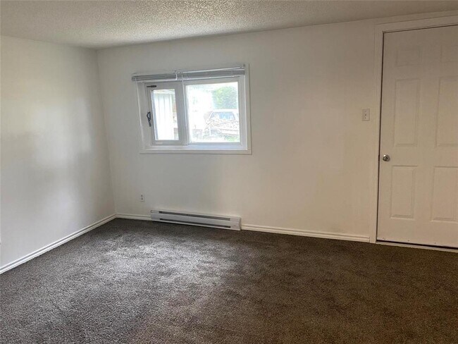 Photo du bâtiment - 140 6 St NW