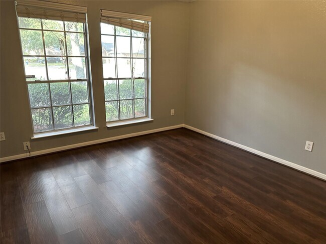 Foto del edificio - 1607 Bonnie Lea Ln