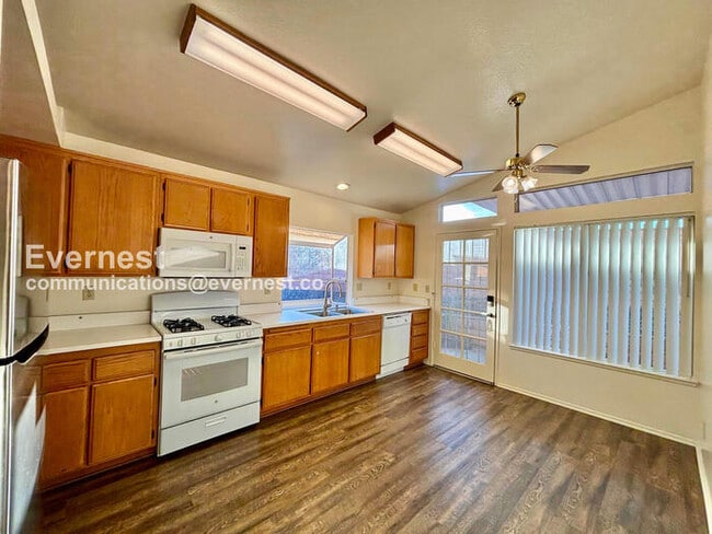 Building Photo - 27271 Prominence Rd