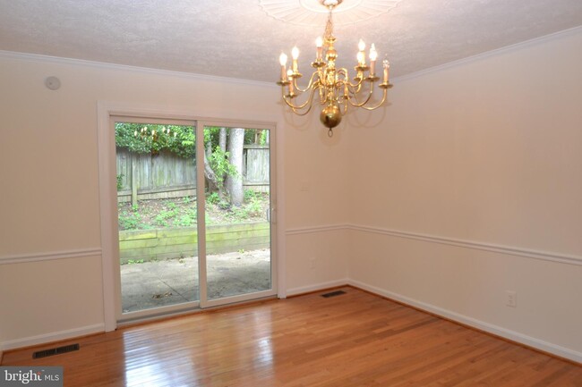 Building Photo - 1600 Chain Bridge Rd
