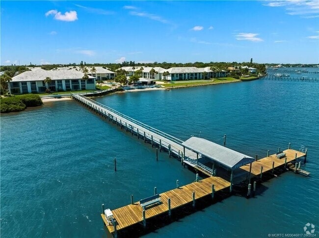 Building Photo - 175 SE Saint Lucie Blvd