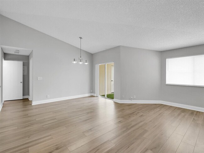 Foto del edificio - 9777 Westview Dr