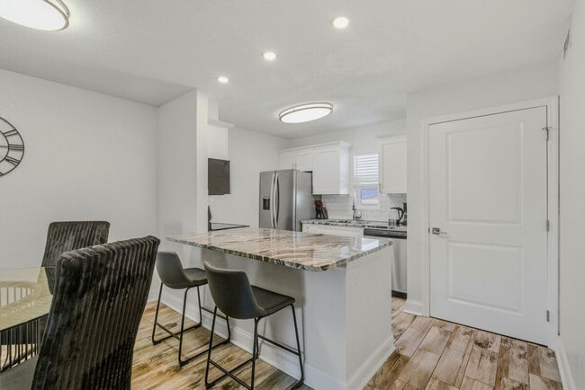 Foto del edificio - 3911 W Cleveland St