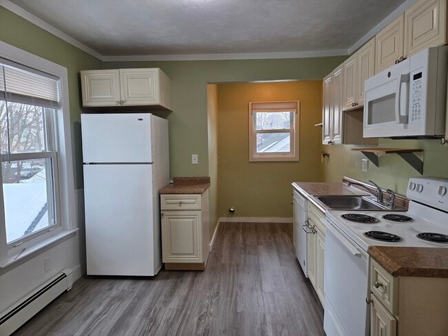 Building Photo - 11 Fuyat St