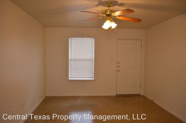 Building Photo - 221 W Dove Ln