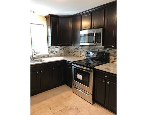 Foto del edificio - 242 Burbank Rd