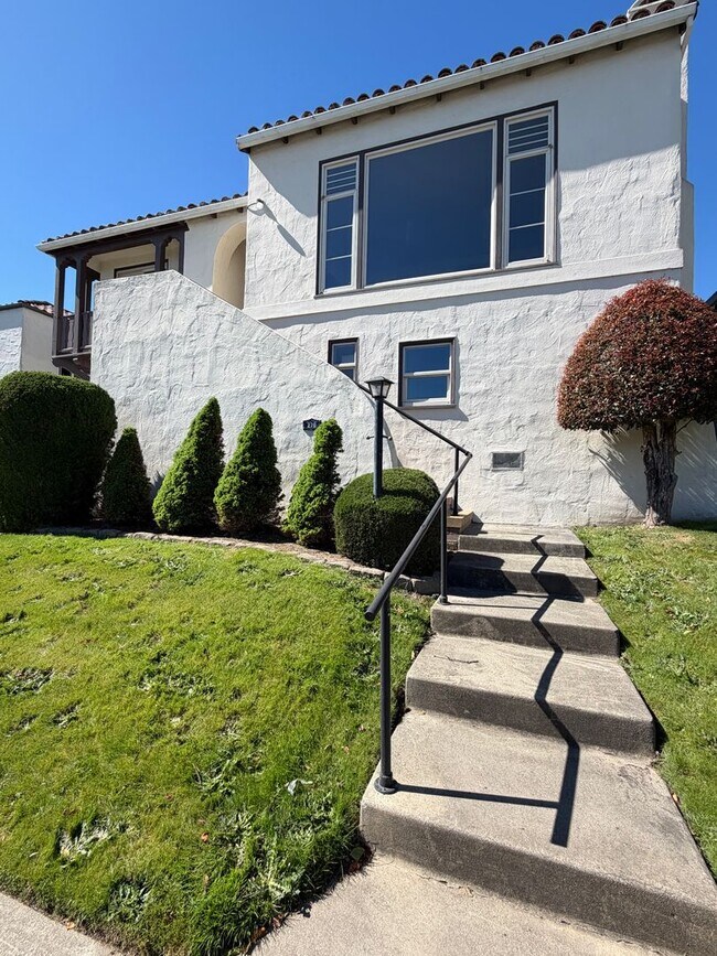 Building Photo - 279 Elder Ave