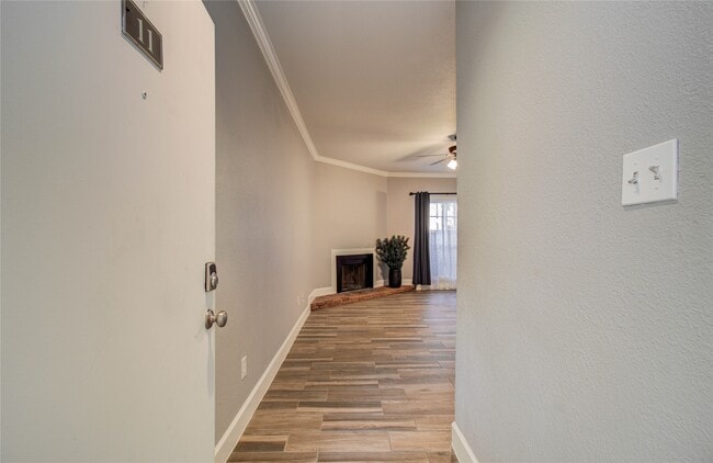 Foto del edificio - 9707 Richmond Ave.