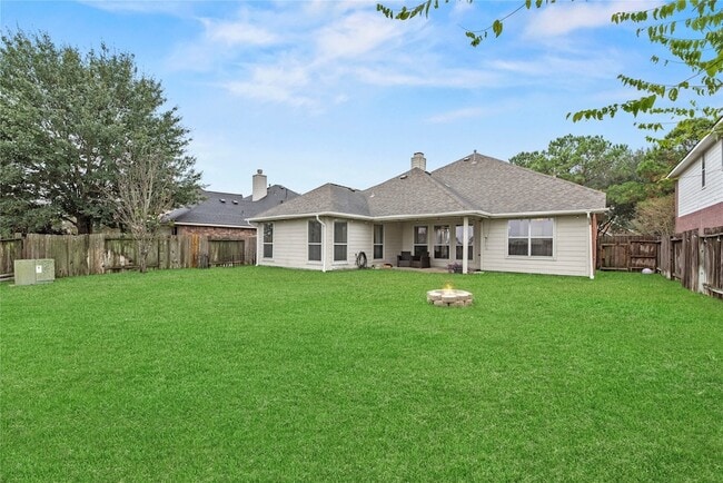 Foto del edificio - 9910 Pine Flats Dr