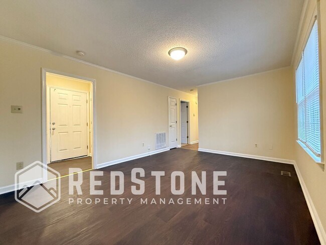 Foto del edificio - 2211 Holland Ave