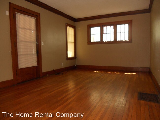 Building Photo - 649 Coit Ave NE