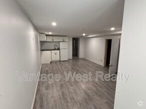 Building Photo - 3779-3779 Carrall Rd