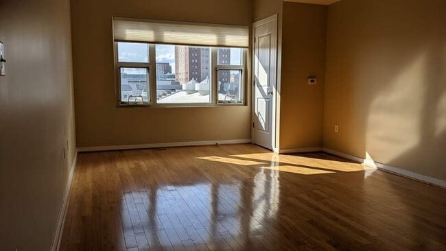 Foto del edificio - 20 Livingston Ave