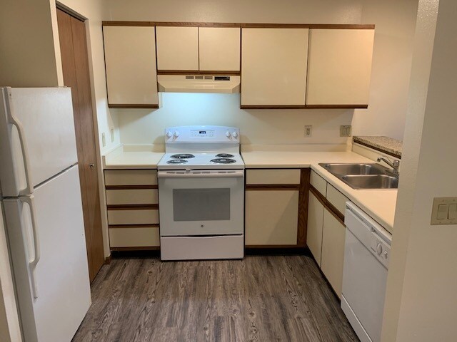 Foto del edificio - Pine Crest Apartments