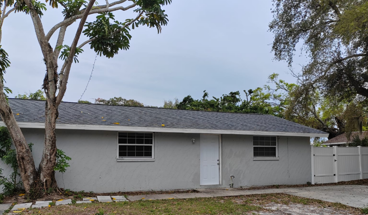 Foto principal - 1015 -1019 33rd Ave. W