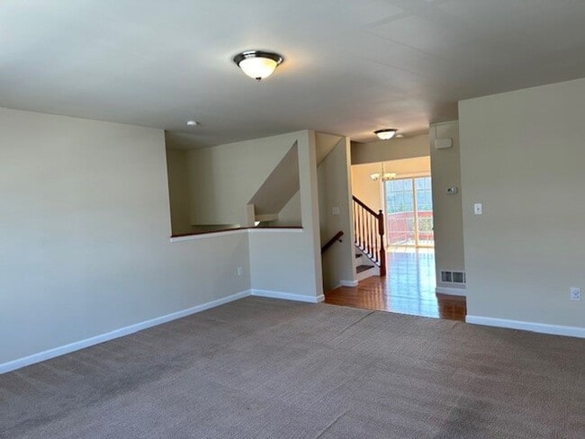 Foto del edificio - 6443 Creekbend Dr