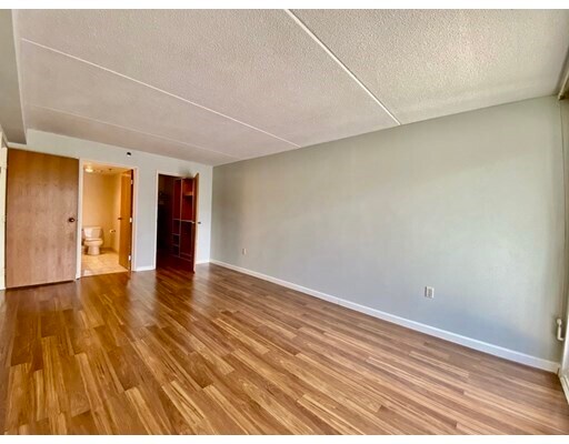 Foto del edificio - 200 Cove Way