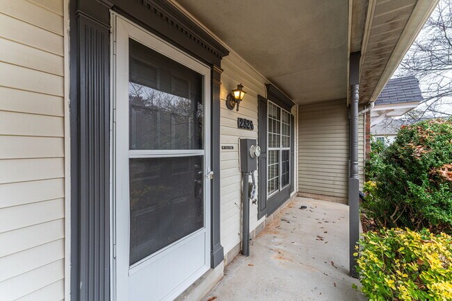Foto del edificio - 2826 Red Oak Ln