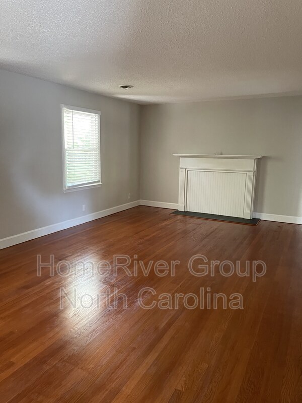 Building Photo - 140 Mayfield Rd NW