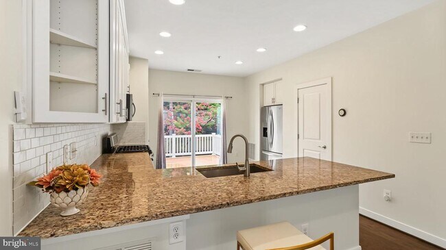 Foto del edificio - 9824 Fields Rd