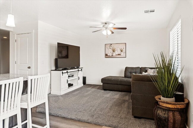 Building Photo - "Charming 4-Bed Retreat with 2.5 Baths in ...