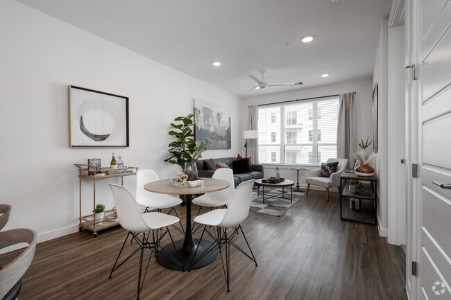 1BR, 1BA - 746SF - MLK Highline