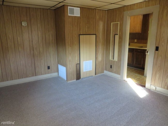 Building Photo - 1 br, 1 bath Duplex - 116 W Railway St Uni...