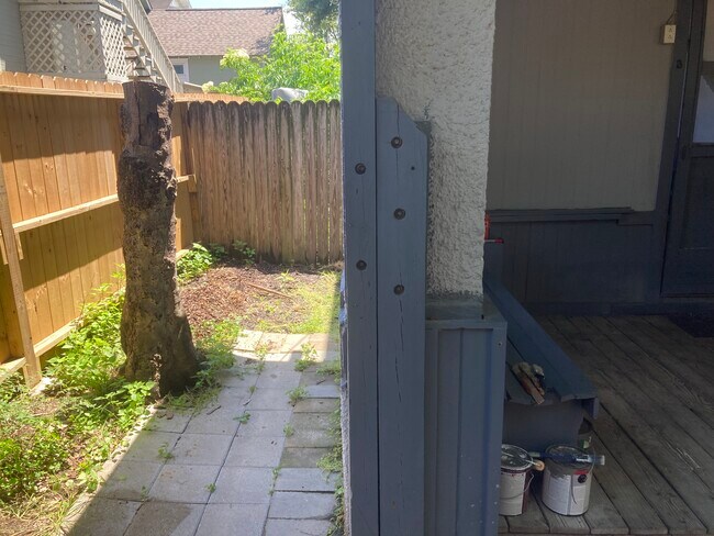 Foto del edificio - 4109 Roseland St