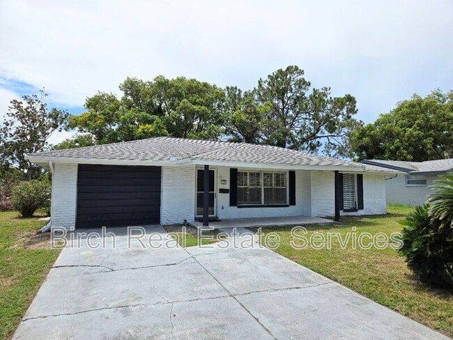 Building Photo - 7602 Cumber Dr
