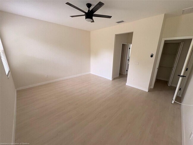Foto del edificio - 878 Durmon Ave