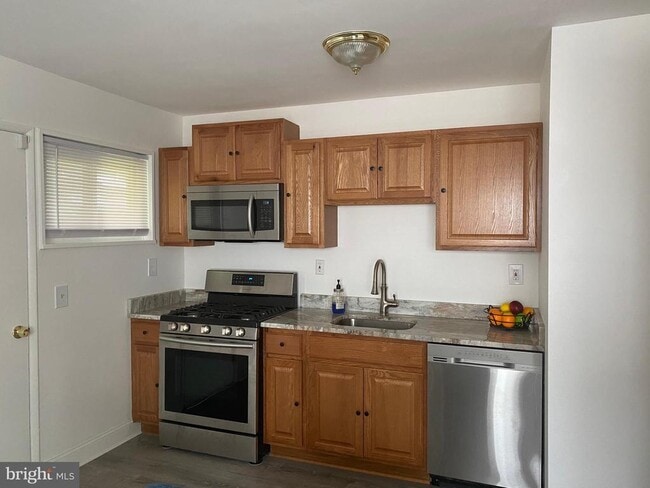 Building Photo - 1120 Wentworth Dr