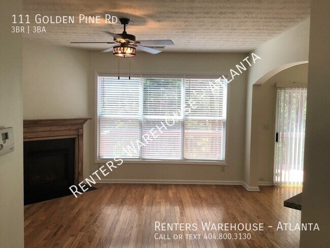 Building Photo - Recently Renovated 3 Bedroom Townhome in A...