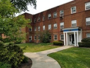 Building Photo - 13785 Cedar Rd