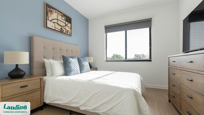 Foto del edificio - 7301 Lake Bank Lp