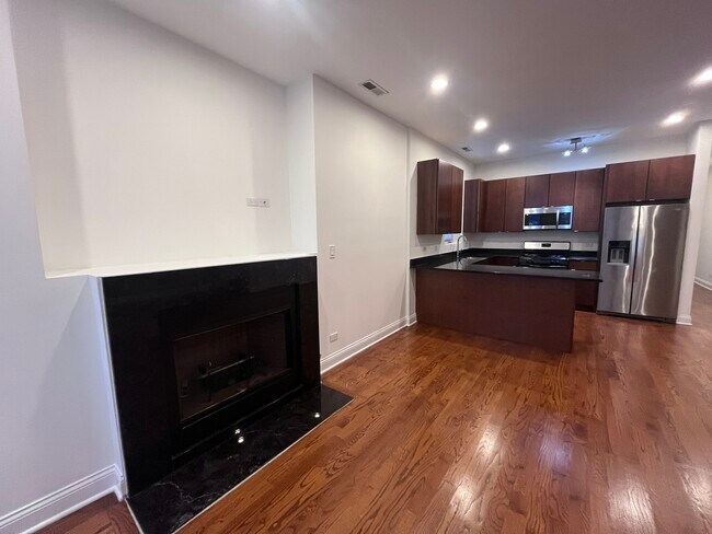 Foto del edificio - 5644 N California Ave