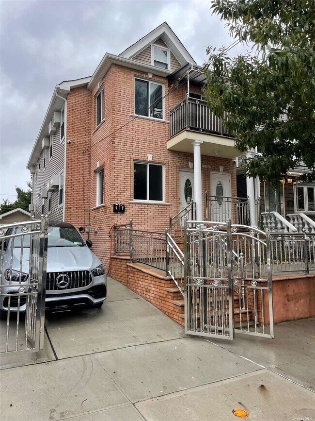 Building Photo - 125-12 103rd Ave