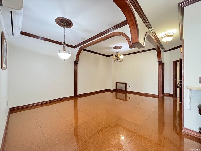 Building Photo - 373 Weirfield St