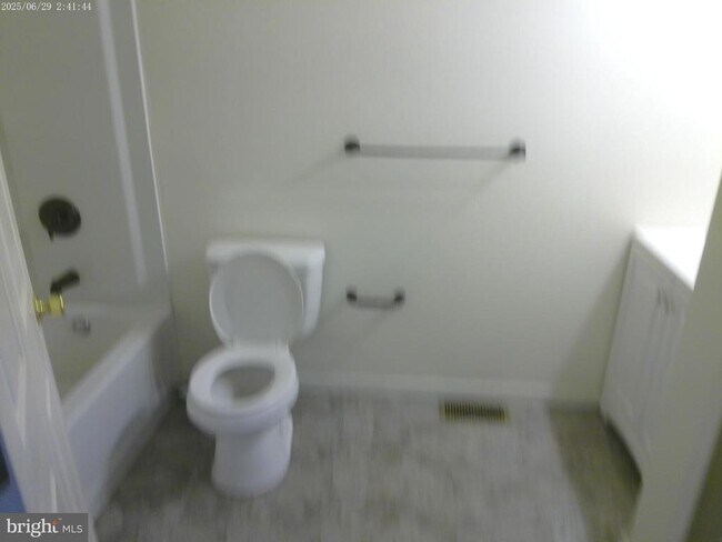 Foto del edificio - 227 Bayberry St