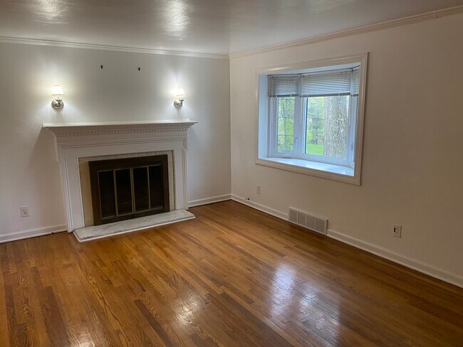 Building Photo - 144 Woodland Farms Rd