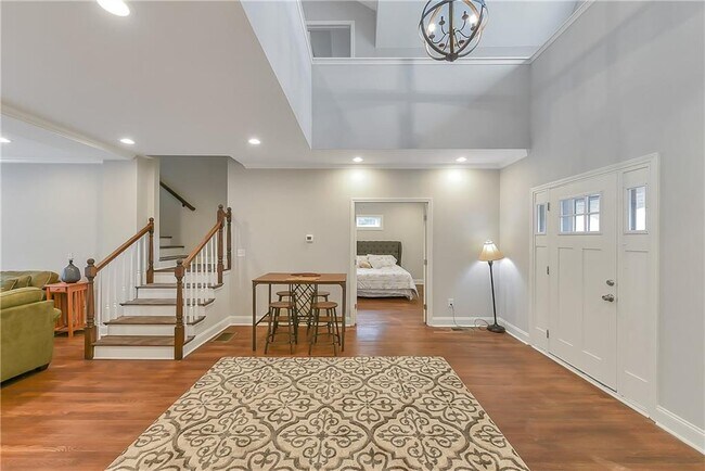 Foto del edificio - 1378 Lakewood Ave SE