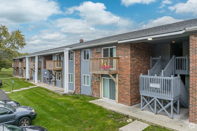 Breton Court 4705 N Breton Ct SE Grand Rapids MI 49508 Apartments com Breton Court 4705 N Breton Ct SE Grand Rapids MI 49508 Apartments com
