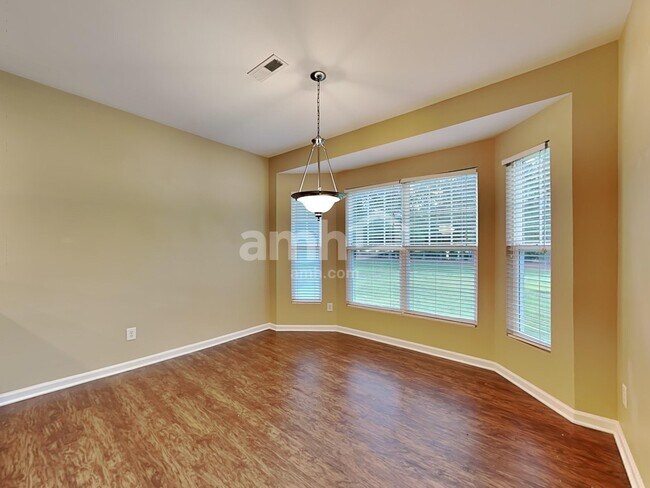 Building Photo - 3211 Whispernut Ln