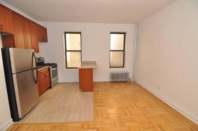 Foto del edificio - 1 bedroom in SUNNYSIDE NY 11104