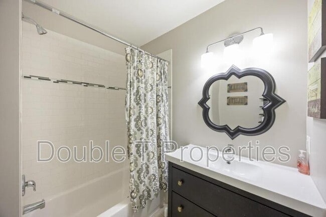 Foto del edificio - 314 E 22nd St