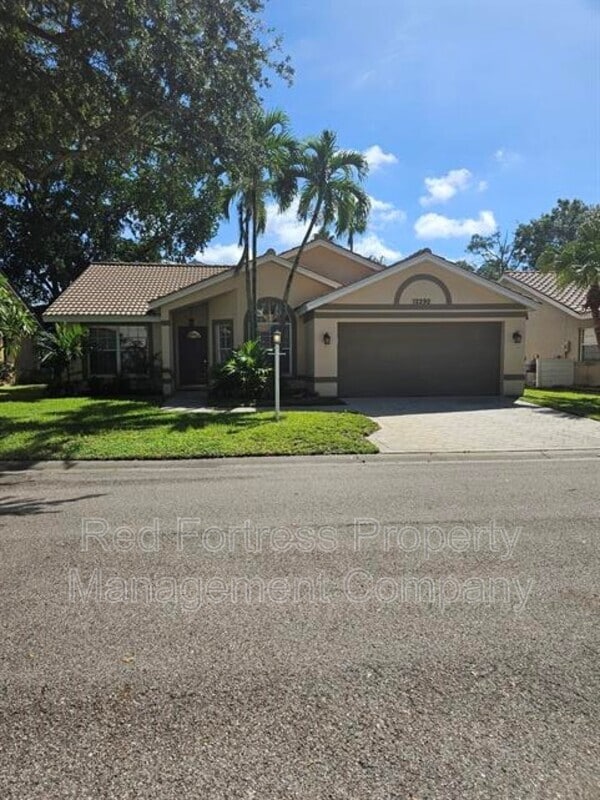 Building Photo - 12290 Eagle Pointe Cir