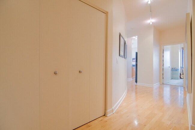 Foto del edificio - 1322 S Prairie Ave