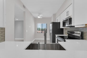 Building Photo - 6241 Pointe Regal Cir