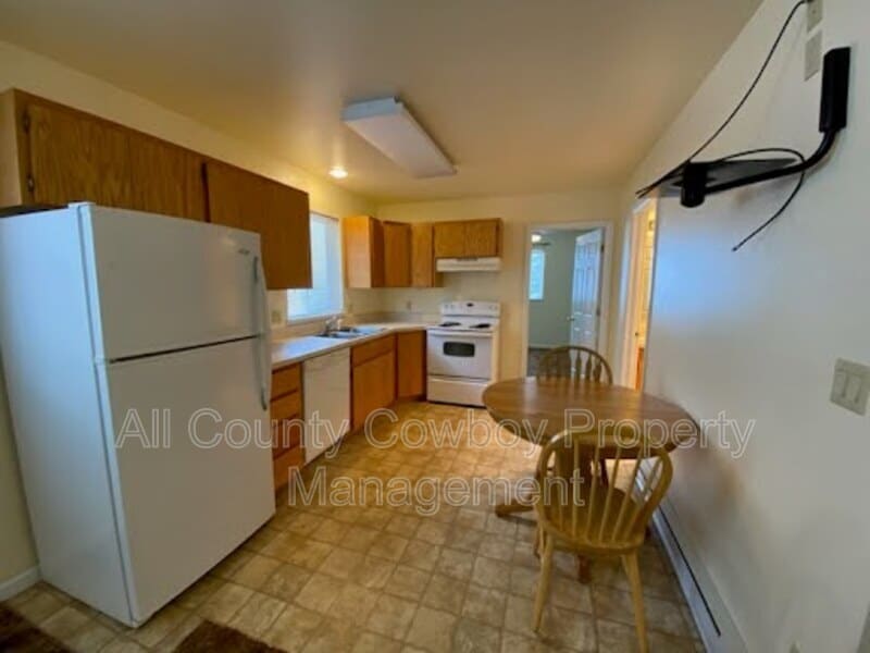 Primary Photo - 509 E Curtis St